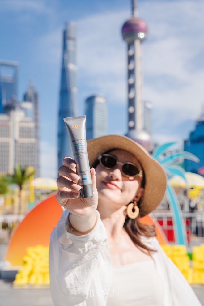是真正懂夏天的防晒“神器”……OG真人游戏越晒越白!原来这才(图3) 是真正懂夏天的防晒“神器”……OG真人游戏越晒越白!原来这才(图3)
